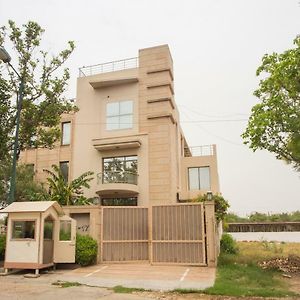 Siddharth Plaza